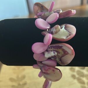 Gorgeous Pink‎ Shell Bracelet